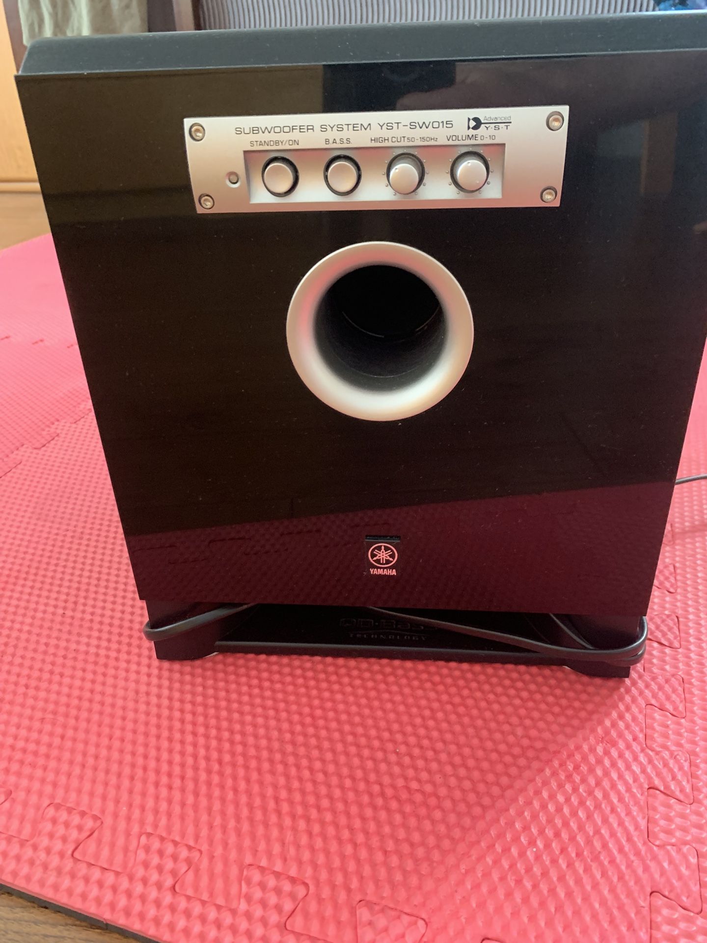 Yamaha Subwoofer YST-SW015