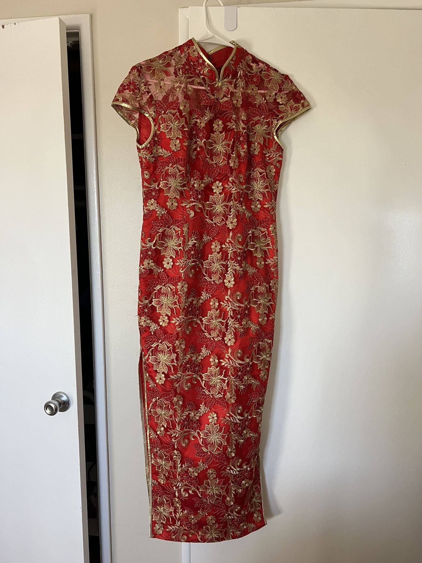 Traditional Chinese Dress (red)/ cheongsam/ Qipao