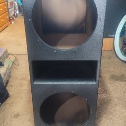 dual 12 inch ported subwoofer bedlined incloser