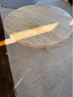 Coffee table - Raw wood with three legs