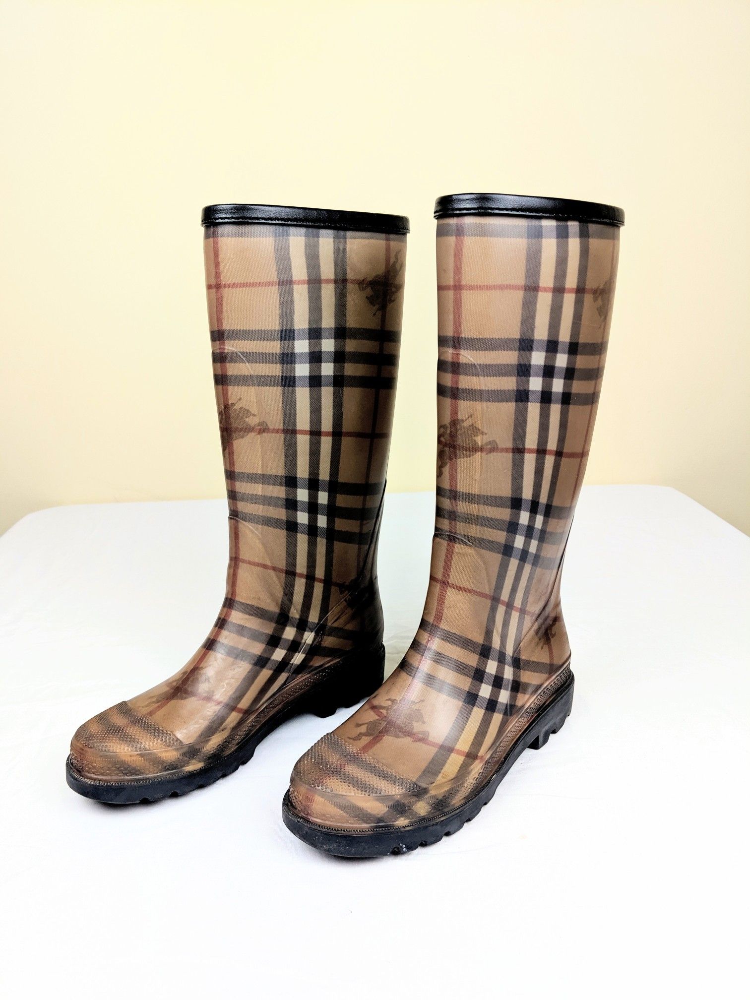 Women's Burberry Rain Boots sz 7