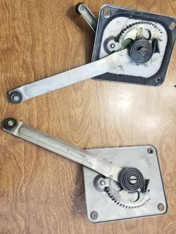 FJ40 Landcruiser Window Regulator Pair