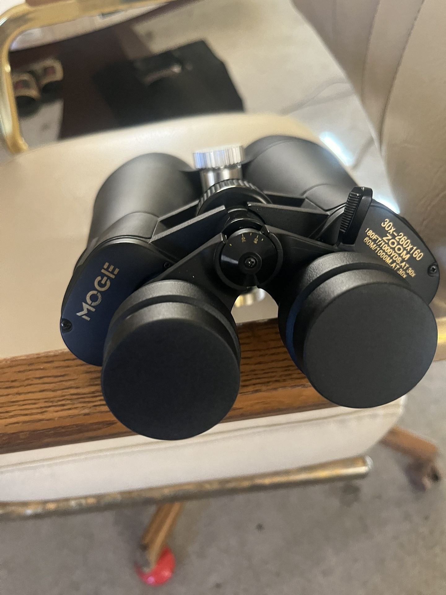 Binocular