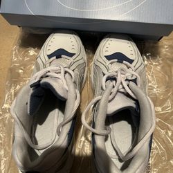 Sneakers, Fila Size 9
