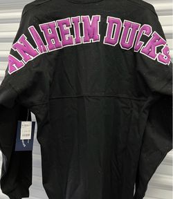 Women’s Spirit Jersey features a special 30th-anniversary logo for the Anaheim Ducks hockey team