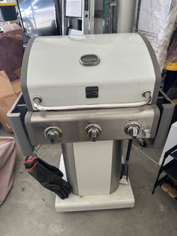 White kenmore 3 burner gas grill with accessories!