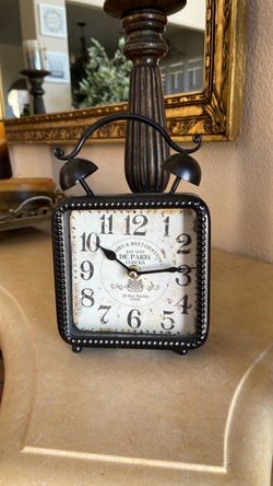 De Paris Clocks Vintage-Style Desk Clock