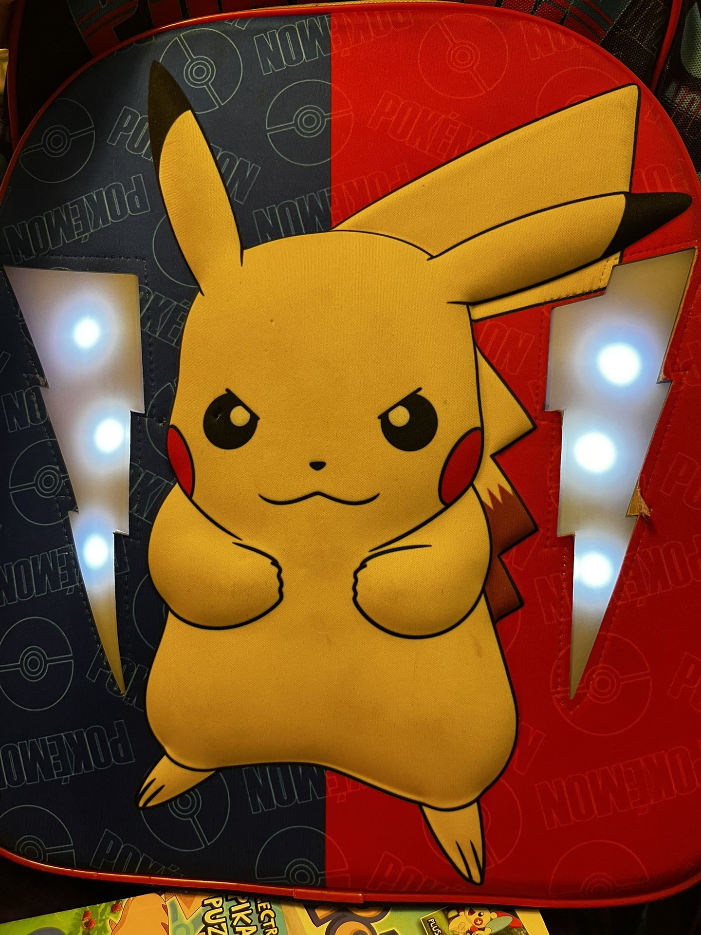 Pokémon Pikachu lightning backpack & Eevee Magazine