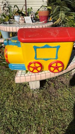 Vintage 1974 train toy box