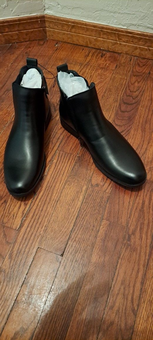 New Chelsea Shoe Size 101/2