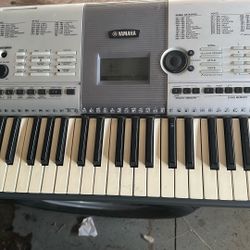 Yamaha PSR E403 Electronic Key Board 
