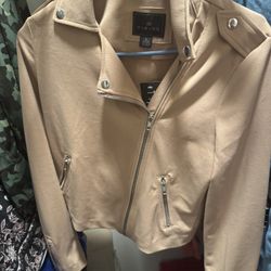 Timing  Medium Jacket