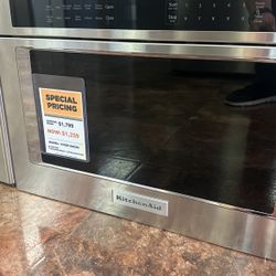 MUST SEE - CANOGA PARK LOCATION- KitchenAid Microwave 1 Left - Final Clearance