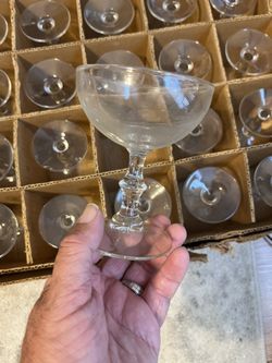 36 Champagne Glasses