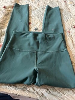 Lululemon size 6