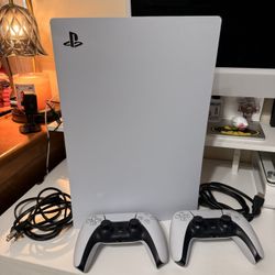 PS5 (disc) + 2 CONTROLLERS