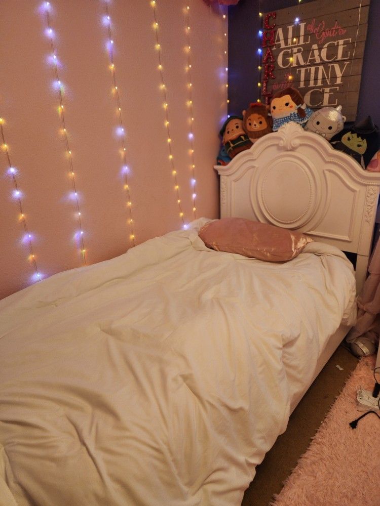 white bedroom set
