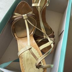 Used women’s shoes size 7
