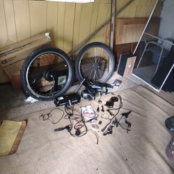 36 Volts 500 W Electric Kit With The Battery In Very Good Condition With A Lot Of Extra Parts Brakes Pedals Seat Big Fat Tires 26 2.4 Tires