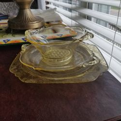 Depression Glass. Yellow