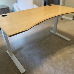 Herman Miller/Design Within Reach Contoured Jarvis Large Bamboo Wood Modern Sit-Stand Desk  60” x 30” - Adjustable Height and Rare Find! 