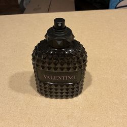 Valentino Uomo Born in Roma Intense Eau de Parfum Spray