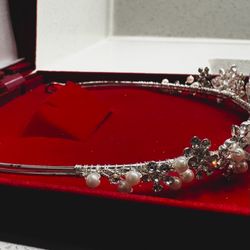 Bridal Tiara With Pearls 