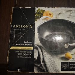 The Anolon X 4qt Covered Casserole