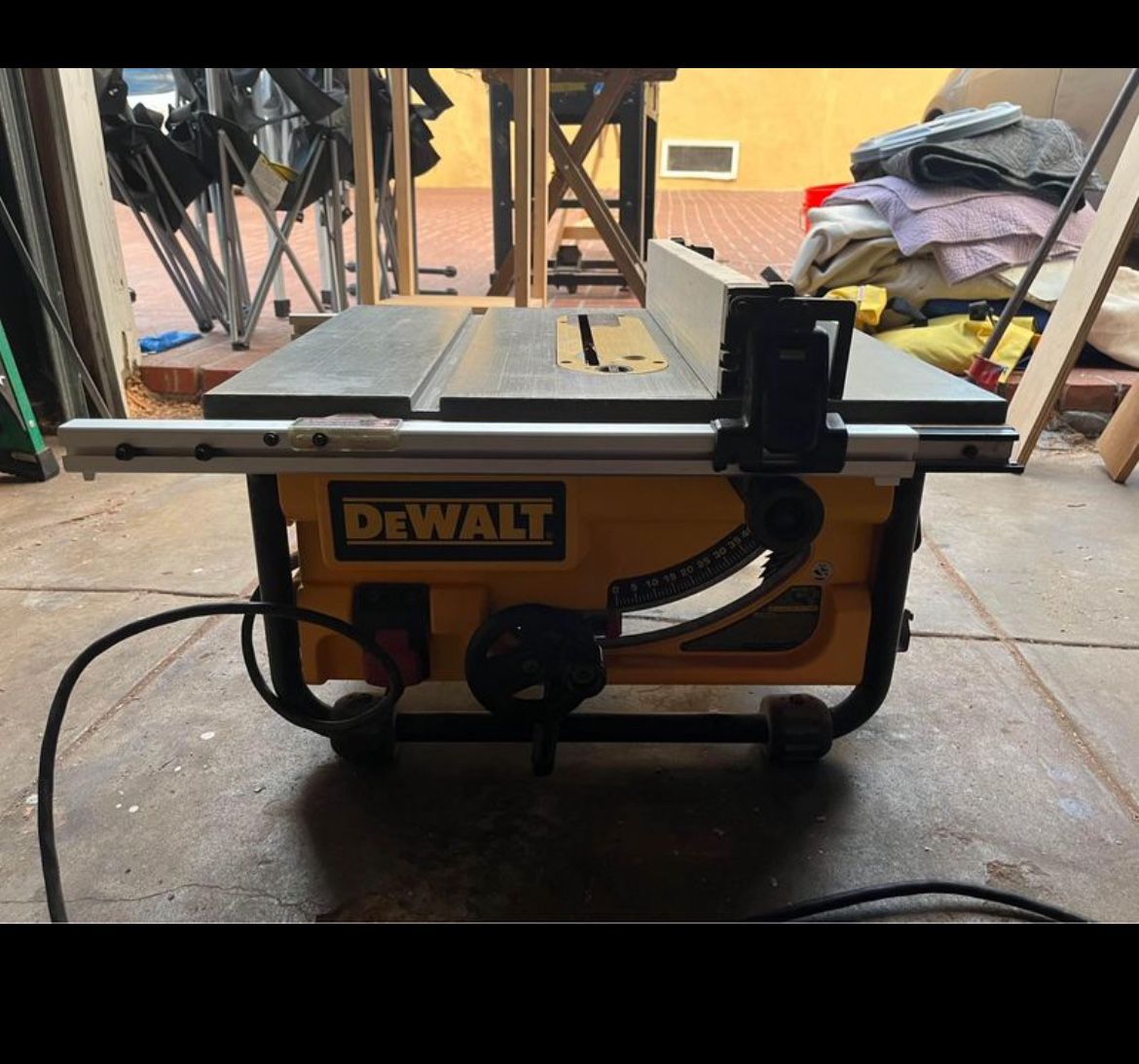 Dewalt Table Saw 10”