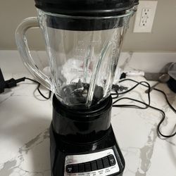 Like new Hamilton Beach Glass Blender
