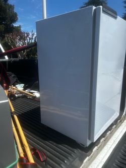 Mini fridge