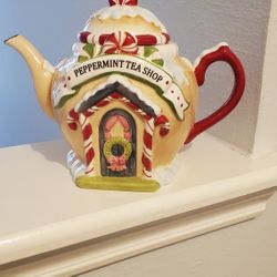 Christmas Tea Kettle-New