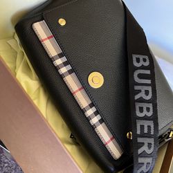 Burberry Note bag 