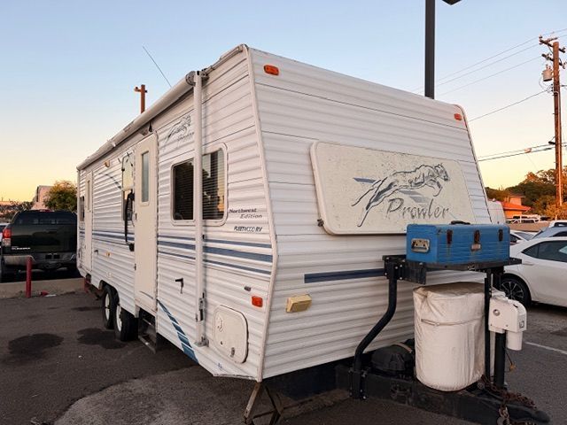 2001 Fleetwood Prowler 28 ft