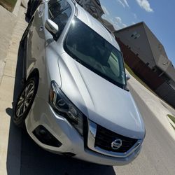2108 Nissan Pathfinder 