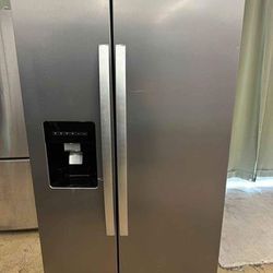 Whirlpool 2023 Stainless Steel side-by-side refrigerator fully functional