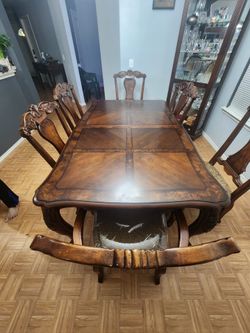 Dinning Table
