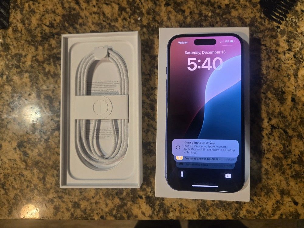 Brand New Out The Box 2 IPhone 16S And IPad AIR (A16) wifi+ Network Celluar Verizon Br