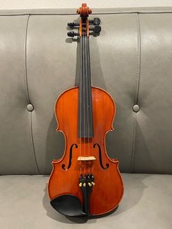 Monique V. 4/4 full size violin