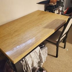Sturdy TABLE