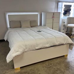 New 4pc Bedroom Set In Box 📦 