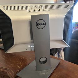 Adjustable Dell Monitor/ Pc Monitor 