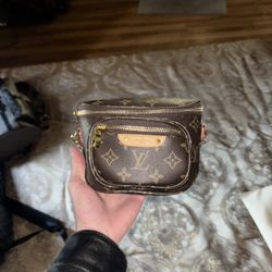 Louis Vuitton Women’s Purse 