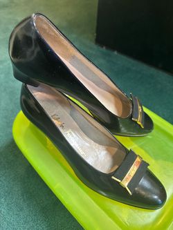 Ferragamo women’s leather pumps