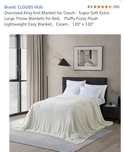 CLOUDS HUG OVERSIZED KING BLANKET