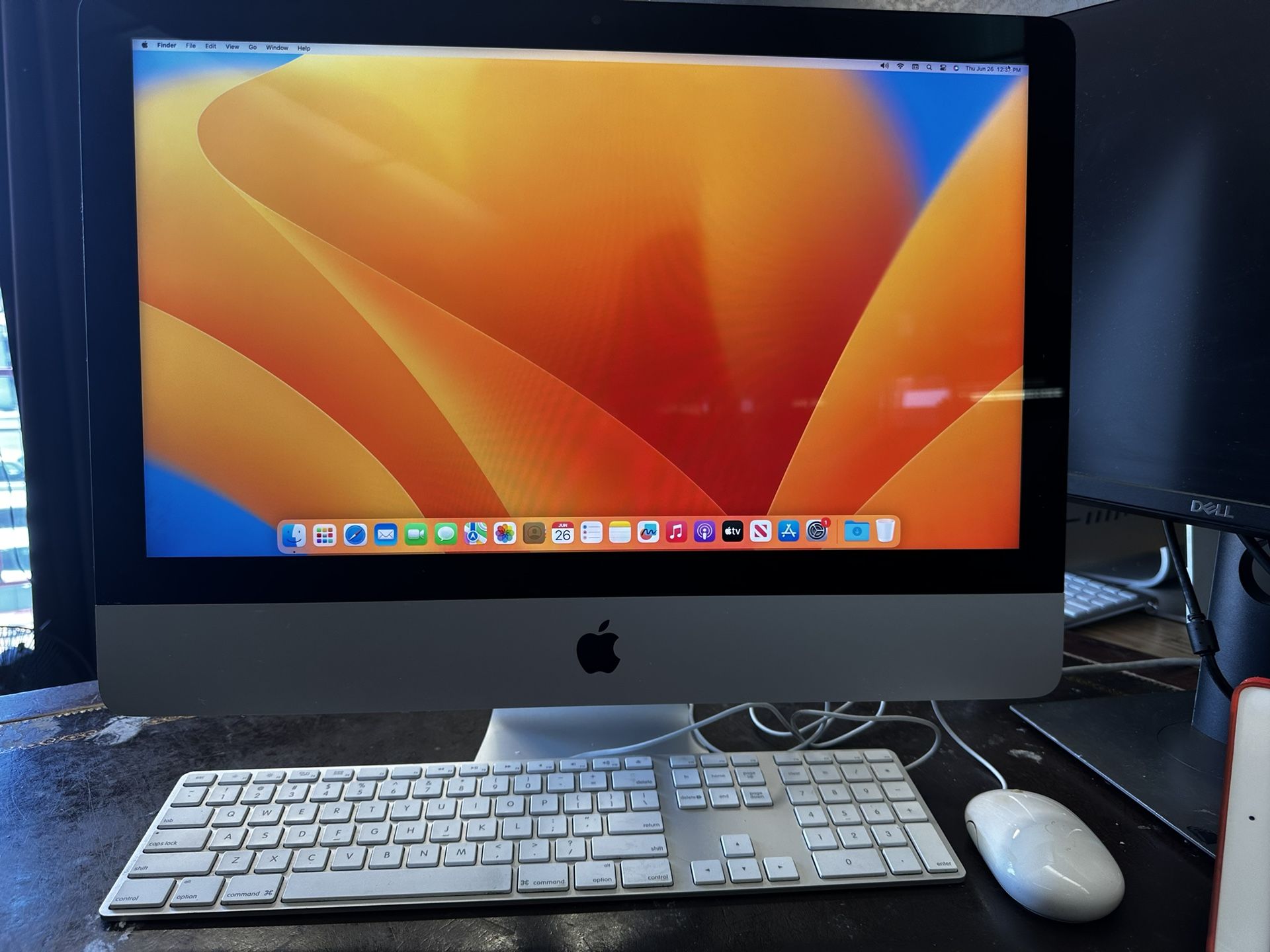 Apple iMac - 21.5 inches - MacOS Ventura