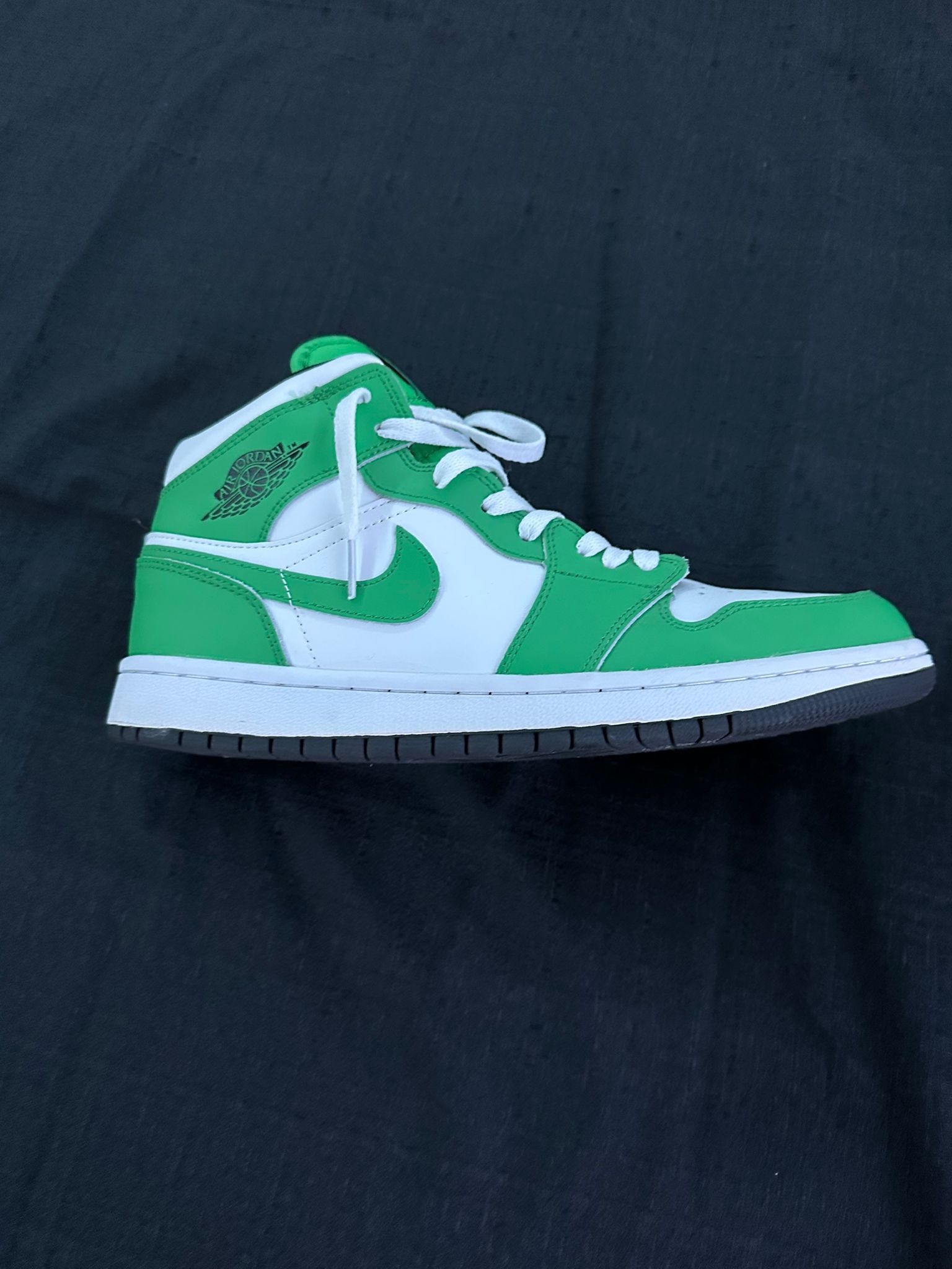 Jordan 1 Mid Lucky Green 