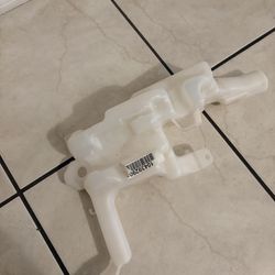Honda Civic Windshield Washer Fluid Reservoir 