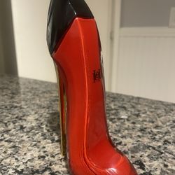 Very Good Girl Perfume