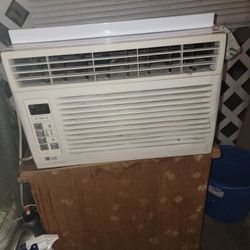 3 Aires acondicionado una Silla de escritorio  una Camioneta Nissan Exterra 4 Cilindros una Silla Para Salon 2 estaciones Para Salon 